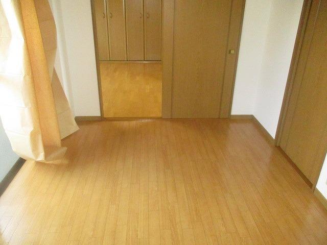 その他部屋・スペース　落ち着いて過ごせるお部屋なので、寝室にいかがでしょうか
