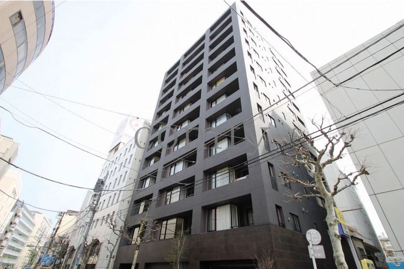 建物外観　タイル貼りの重厚感のある外観