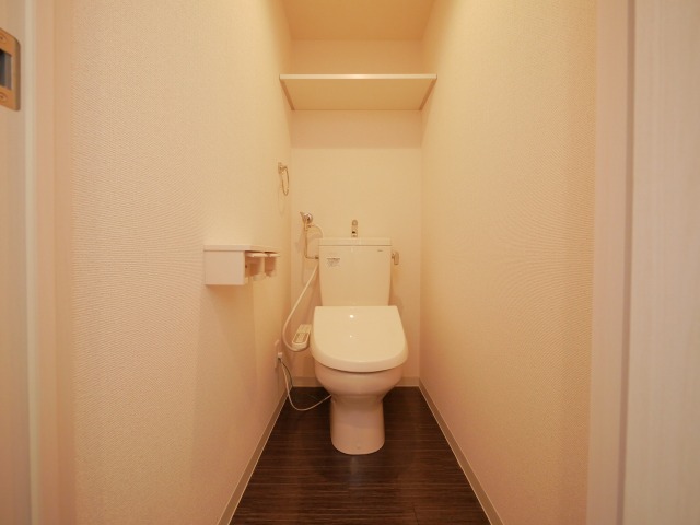 トイレ　トイレには人気のウォシュレットが設置されています！