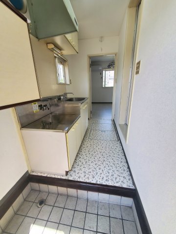 玄関　退去前のため、前回募集時のお写真になります。