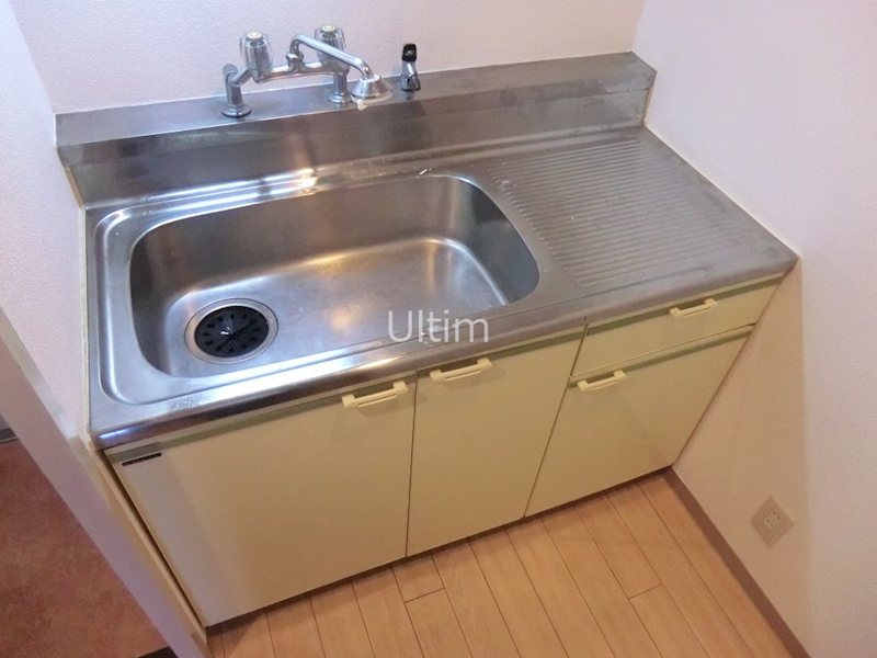 キッチン　※同タイプの他のお部屋です