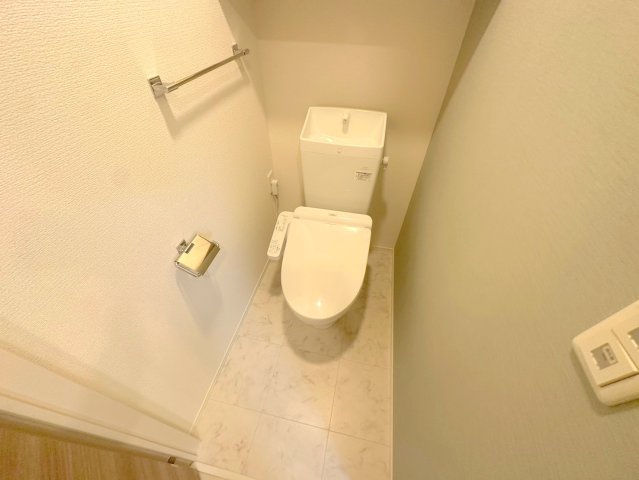 トイレ　綺麗なトイレにはウォシュレット標準装備です。