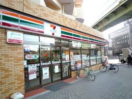 コンビニ　セブンイレブン 大阪江戸堀3丁目店（コンビニ）まで236m