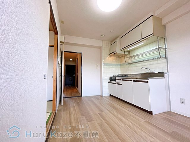 地下鉄名城線 妙音通駅 徒歩8分 7階建 築38年の居間写真