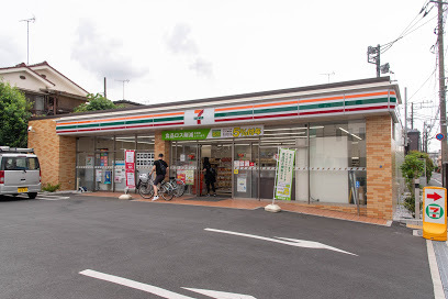 コンビニ　セブンイレブン（コンビニ）まで667m