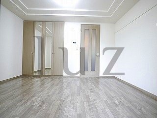 その他部屋・スペース　フローリング調のお部屋です。