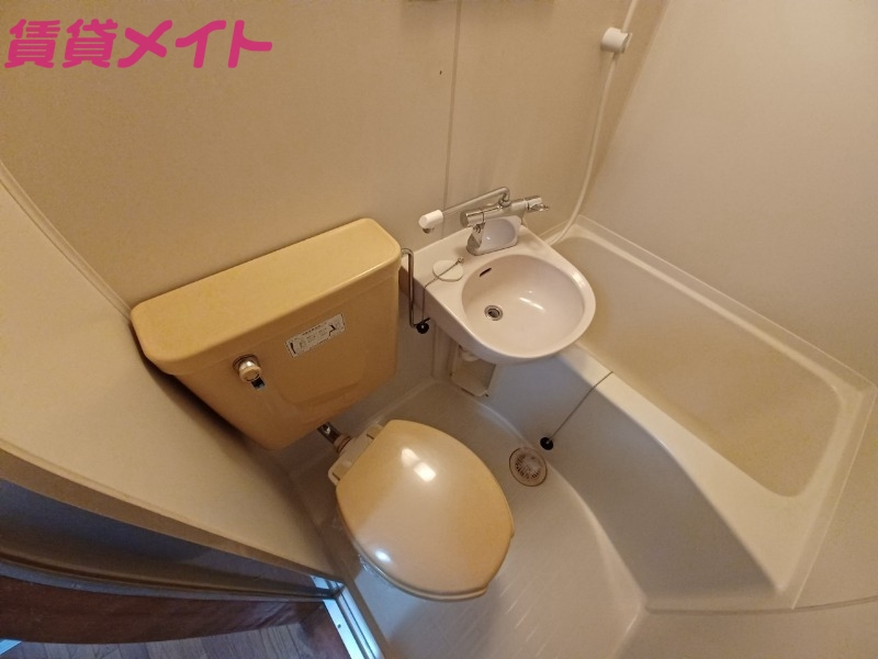 トイレ　他のお部屋の写真を代用しております。