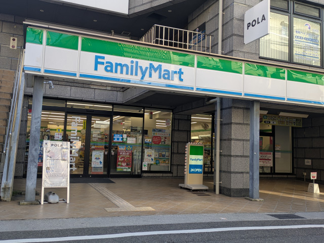 コンビニ　ファミリーマート　ＪＲ住吉駅東店（コンビニ）まで42m
