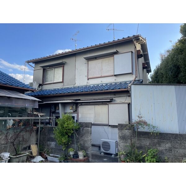 建物外観　敷地内に自転車置き場あります！