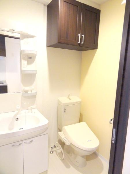トイレ　★トイレ兼オシャレな脱衣所★