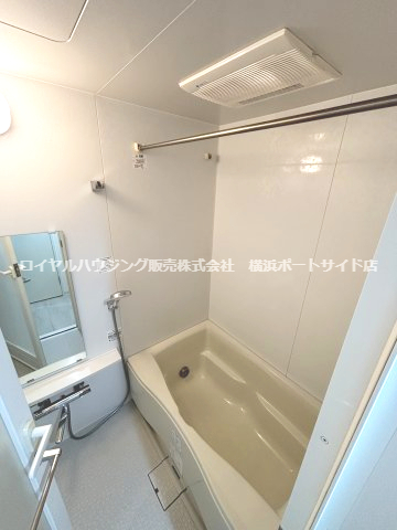 バス・シャワールーム　※同タイプの設備写真になります。