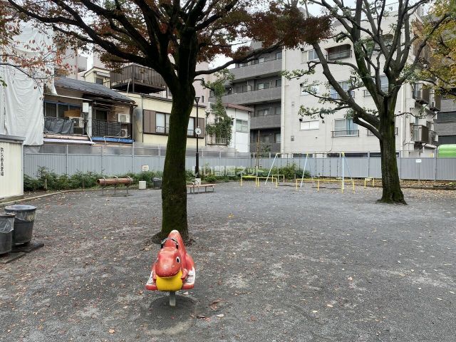 公園　新宿区立新小川公園（公園）まで215m