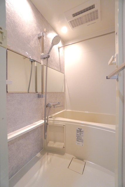 バス・シャワールーム　※写真は同タイプ住戸です。