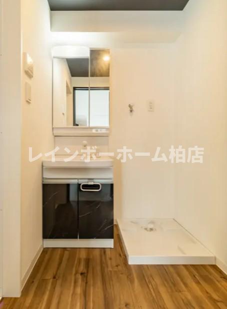 洗面設備　独立洗面台です