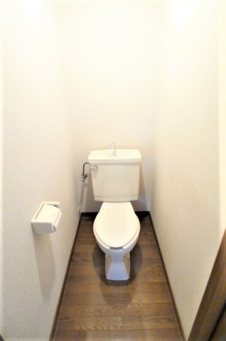 トイレ　※他号室の写真です。