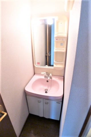 洗面設備　※他号室の写真です。