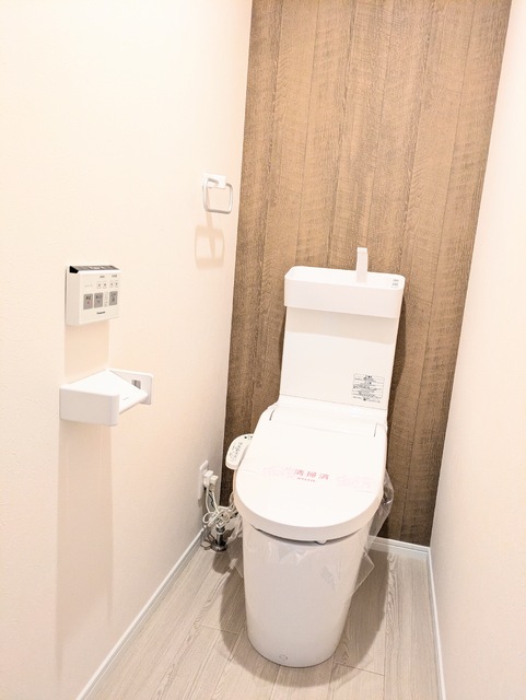 トイレ　★トイレは嬉しい洗浄機能付き便座です♪★