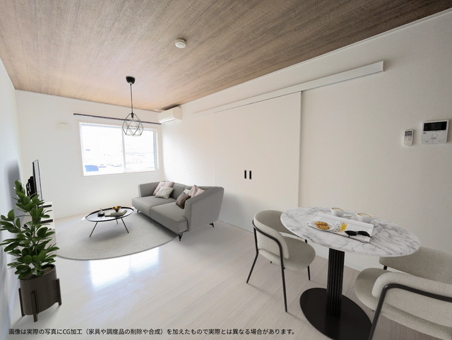 居室・リビング　★画像は実際の写真にＣＧ加工（家具や調度品の削除や合成）を加