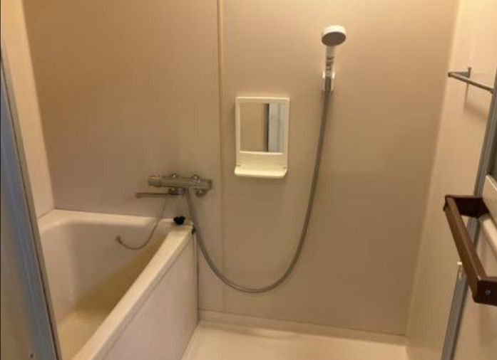 バス・シャワールーム　※写真は同じマンションの違う部屋のものになります。