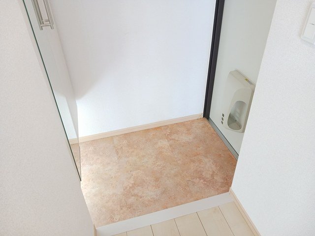 玄関　収納もある玄関です
