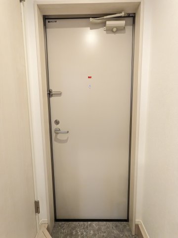 玄関　101号室