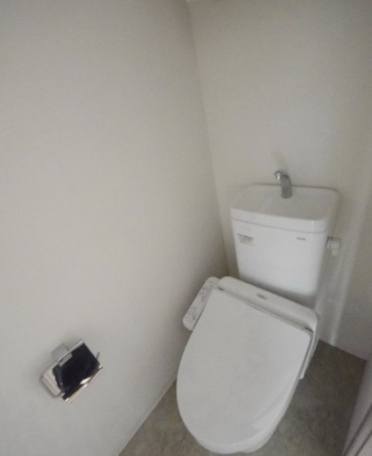 UKマンションのトイレ写真