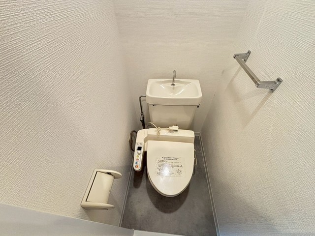 トイレ　別号室の写真