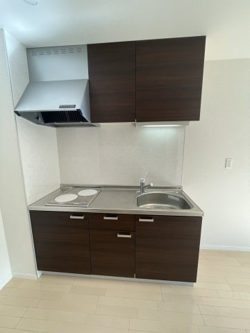 キッチン　イメージとして同マンション別部屋写真使用しています