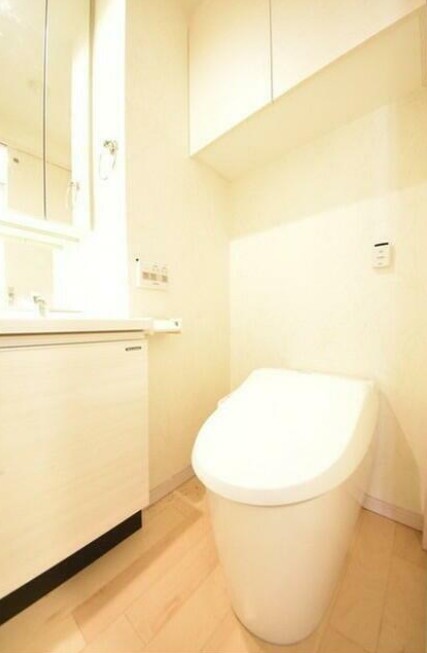 ラスパシオ三軒茶屋のトイレ写真
