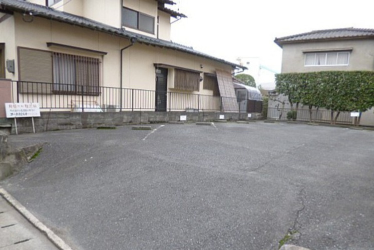 駐車場　車をお持ちの方に嬉しい駐車場付きの物件です