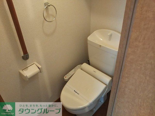 その他　温水洗浄便座完備
