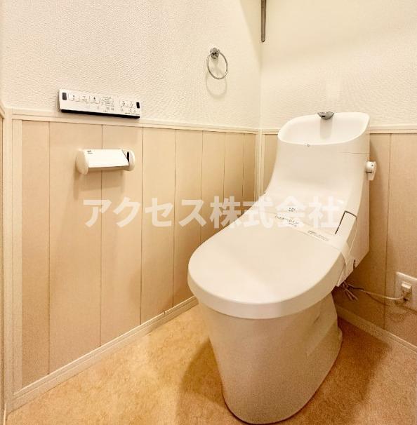 ＪＲ中央線 東中野駅 徒歩4分 3階建 築10年のトイレ写真