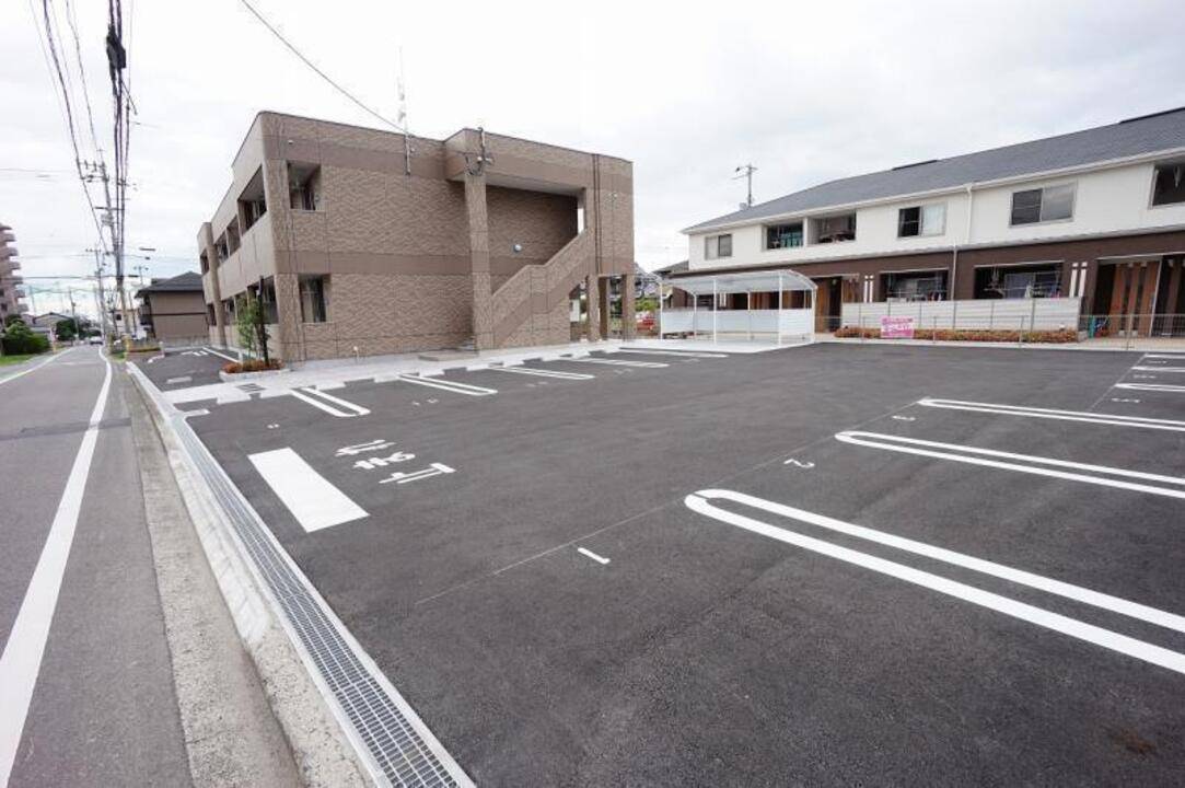 駐車場　駐車場