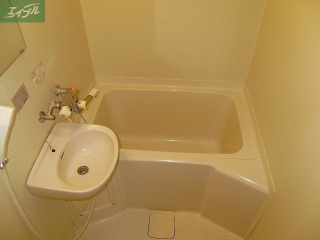バス・シャワールーム　同タイプのお部屋です