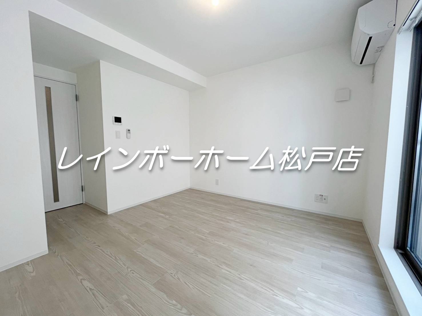 その他部屋・スペース　開放的な寝室です
