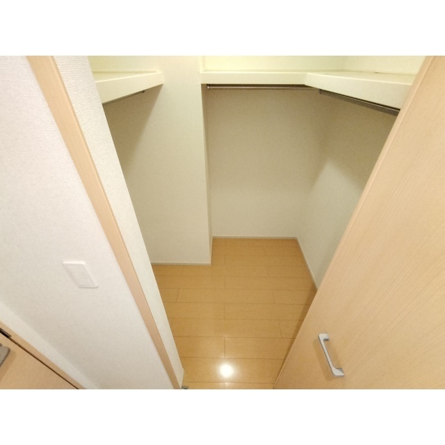 ガーデンハウス朝日山 F棟の内装写真