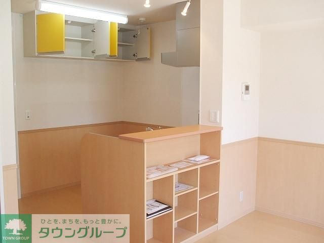 居室・リビング　広々としたLDKは１４帖もあります