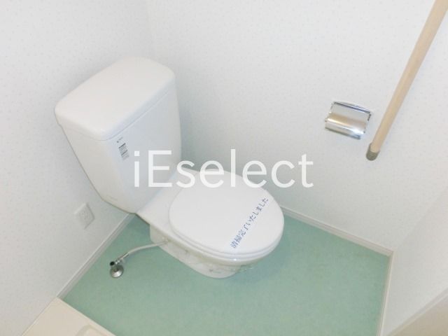 トイレ　トイレはシンプルですね。