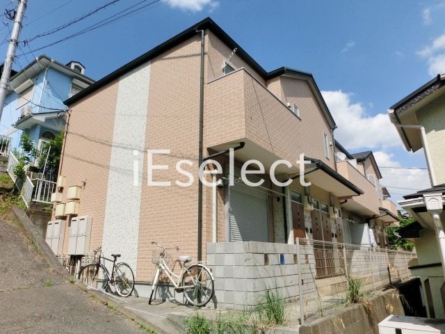 建物外観　静かな住宅街。南向きで日当たり良好です。