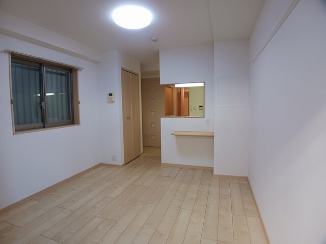 ＪＲ東海道本線 三ノ宮駅 徒歩9分 8階建 築15年の居間写真