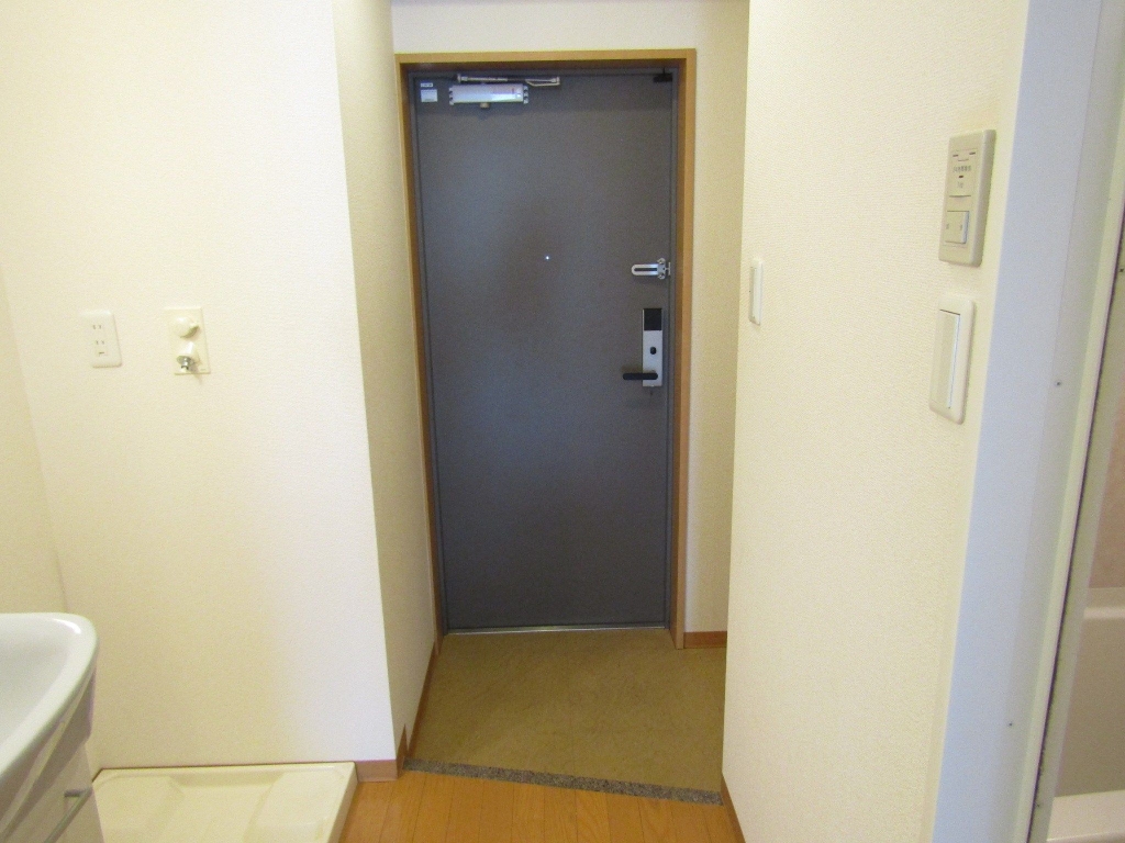 ソレイユ山代の玄関写真