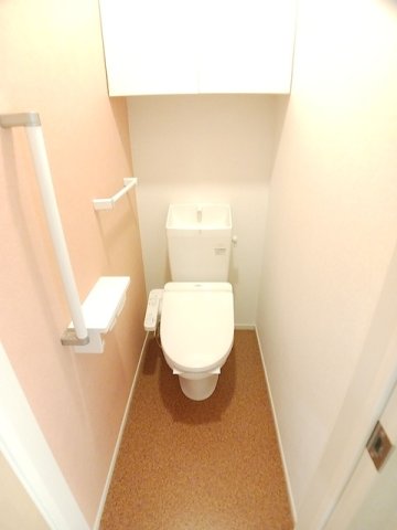 トイレ　ゆったりとした空間のトイレです