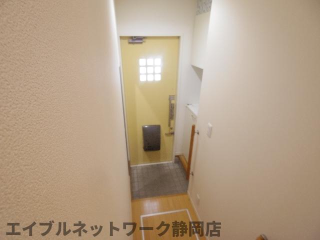 玄関　収納もある玄関です