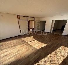 白根台グリーンコープの居間写真