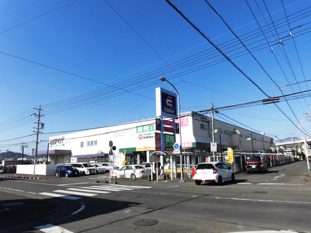 【静岡市葵区西瀬名町のアパートのスーパー】