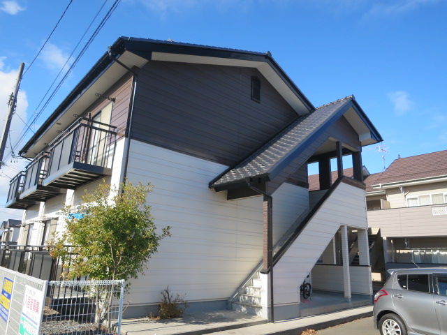 郡山市八山田のアパートの建物外観