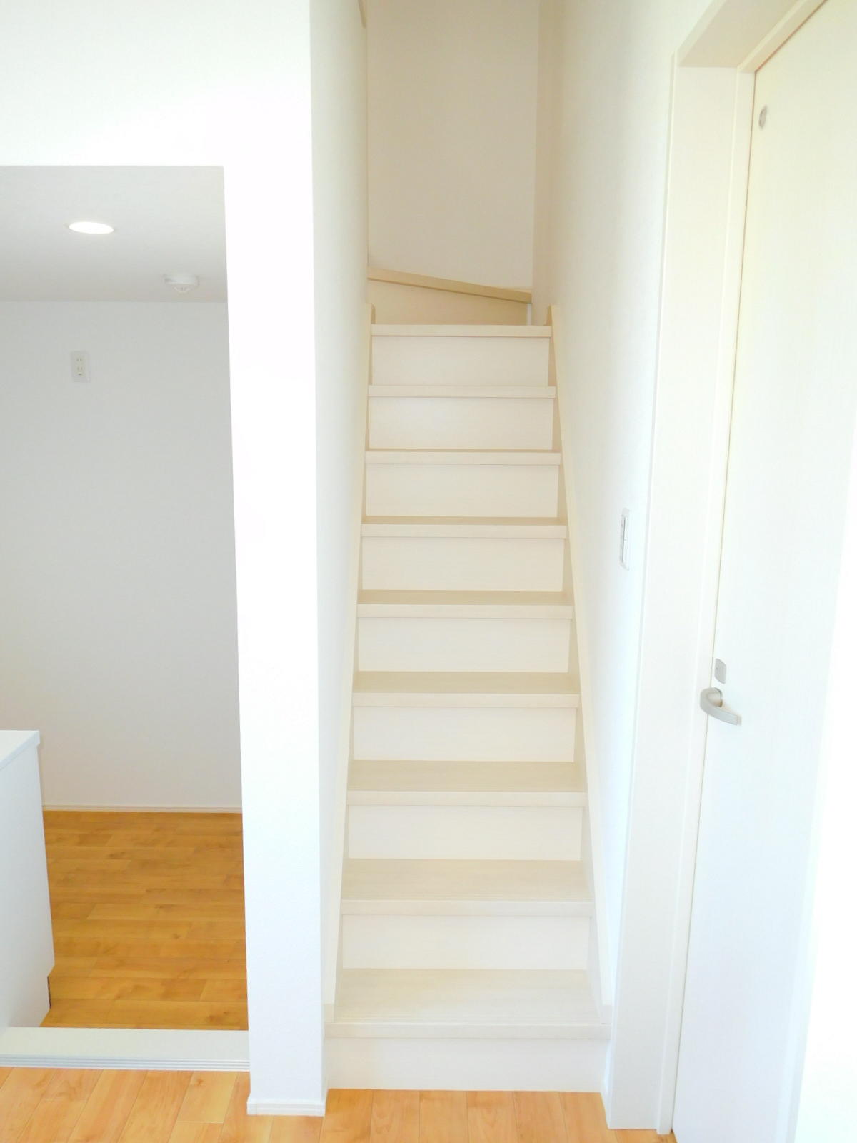 その他　ロフトへは階段で行きます♪