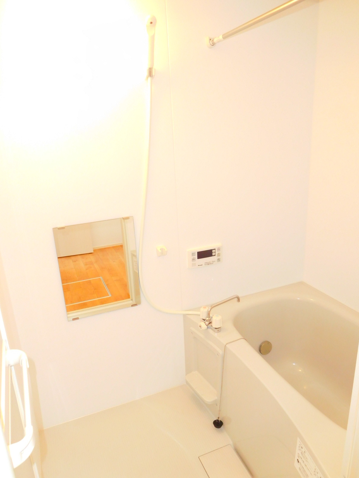 バス・シャワールーム　浴室乾燥機も付いてます！