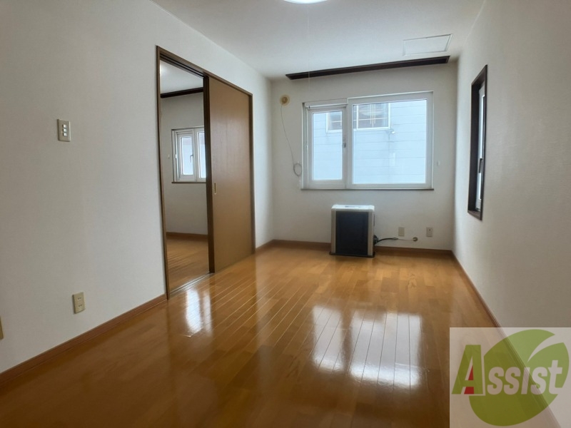 居室・リビング　広くてキレイなお部屋が広がっていて、充実した生活が送れそう。