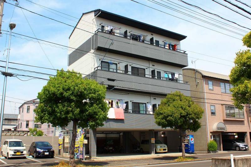 高松市松福町のアパートの建物外観